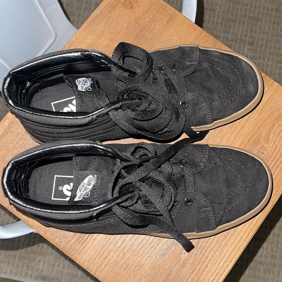 Vans Size 8 Black High Tops With Gum Sole - Picture 2 of 6